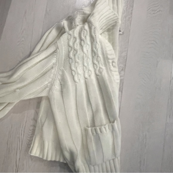 VINTAGE: Cable Knit Pearl Button Down Collared Cardigan - Picture 8 of 8